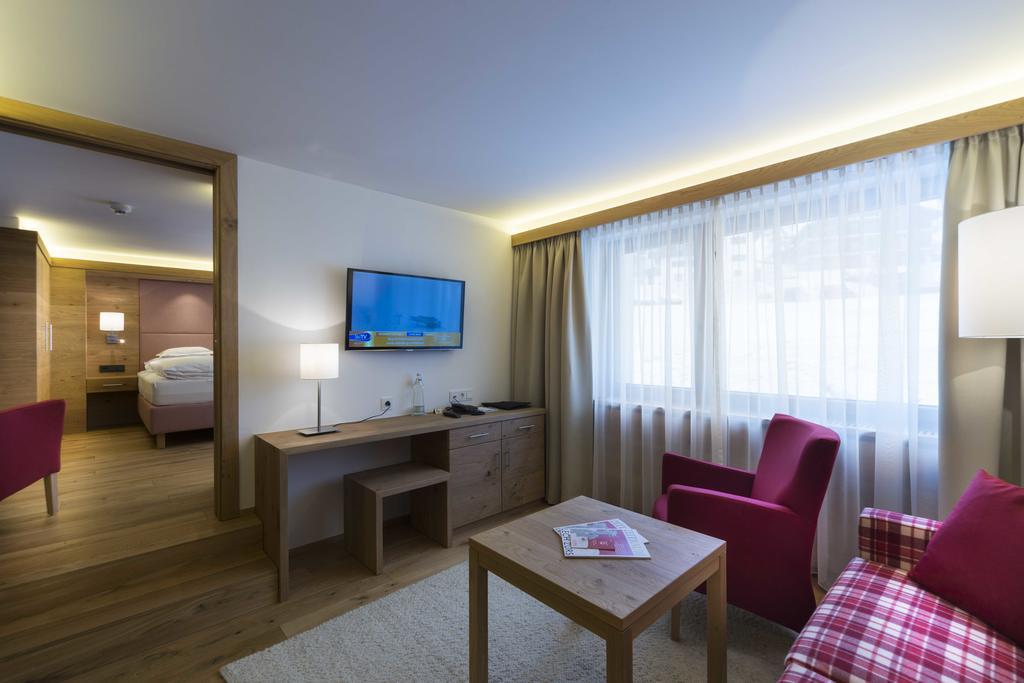 Hotel Garni Panorama Lech am Arlberg Habitación foto